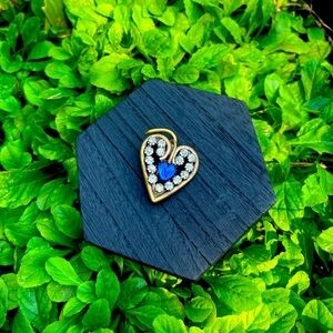 •vintage• heart brooch
